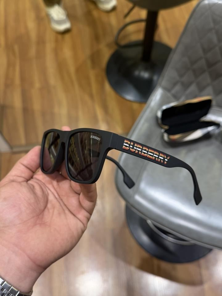 Burberry Sunglass